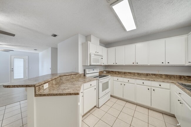 Foto del edificio - 3127 Douglas Rd