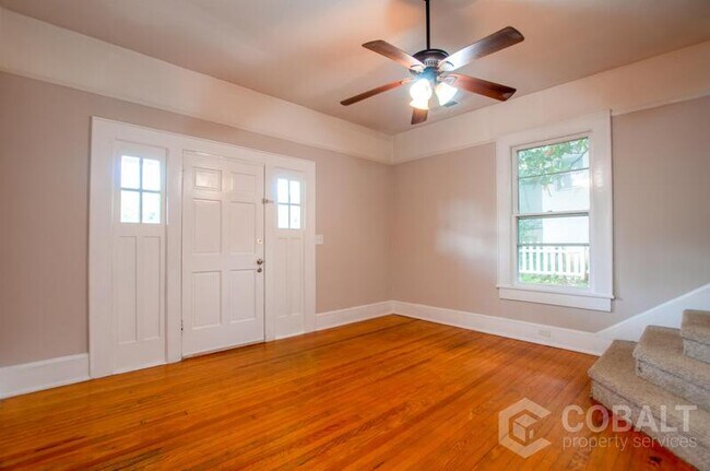 Foto del edificio - 925 Greenwood Ave NE