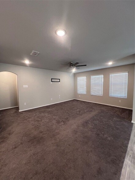 Foto del edificio - 7400 Gangway Dr