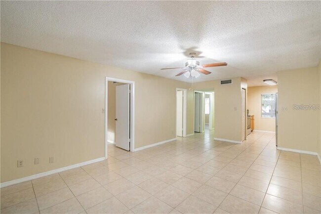 Foto del edificio - 7606 Abbey Ln