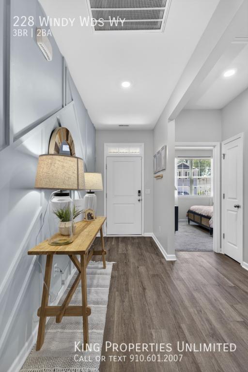 Foto del edificio - 228 Windy Wds Wy