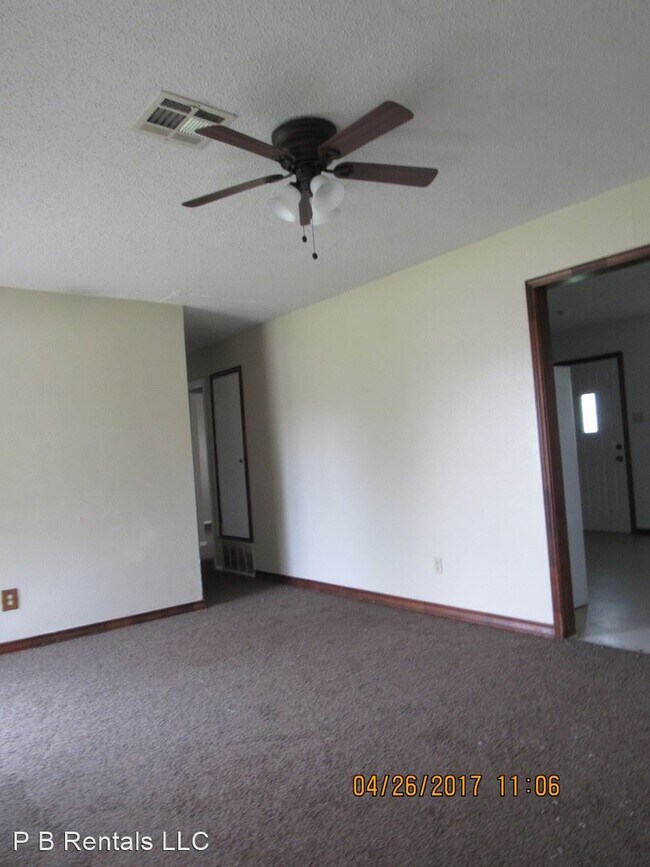 Building Photo - 3 br, 1 bath House - 4618 SW I Avenue