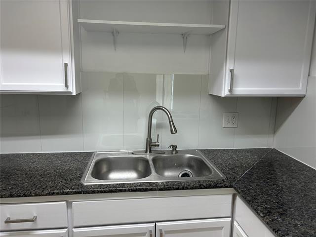 Foto del edificio - 5821 Harvest Hill Rd