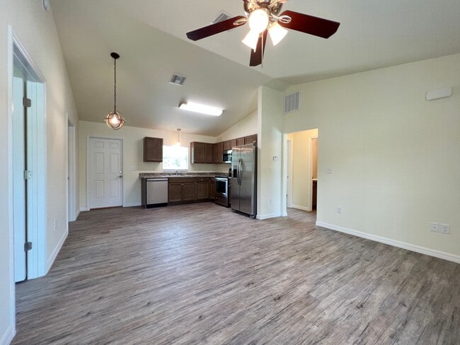 Building Photo - Lovely 3 Bedroom, 2 Bathroom Home in Ocala!!