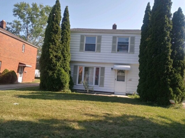 Foto principal - 20230 Crystal Ave