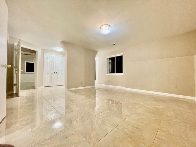 Foto del edificio - 321 207th Ave NE