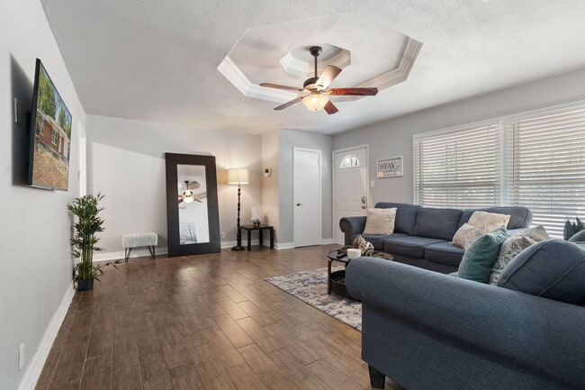 Building Photo - 6418 Onyx Dr N