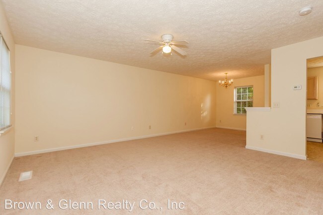 Building Photo - 2400 Springhill Ave