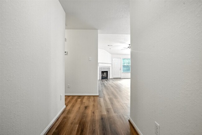 Building Photo - 14602 Windwood Park Ln