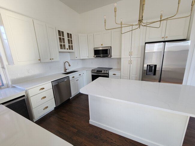 Building Photo - 2231 Green St