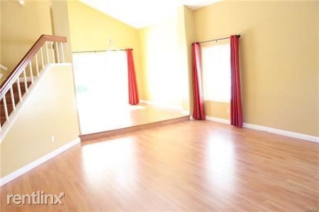 Building Photo - 8 Windsor