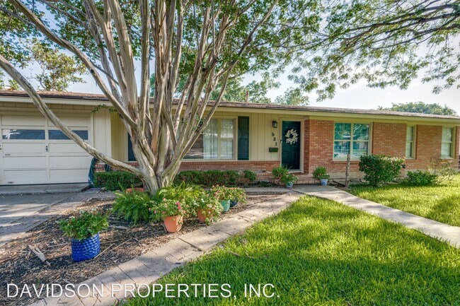 Building Photo - 3 br, 2 bath House - 531 Oakleaf Dr