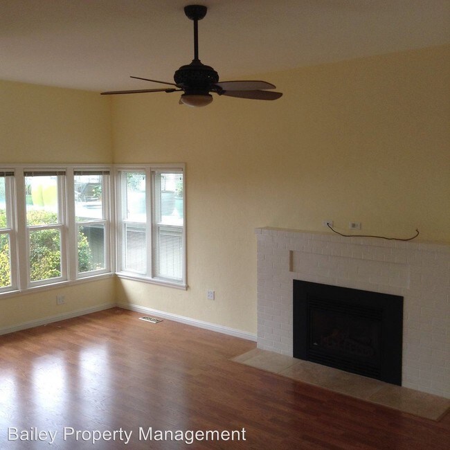 Foto del edificio - 3 br, 3 bath House - 611 Bayview Drive