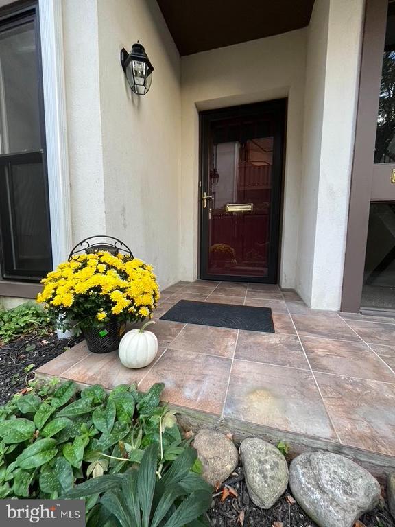 Building Photo - 102 Dudley Ave