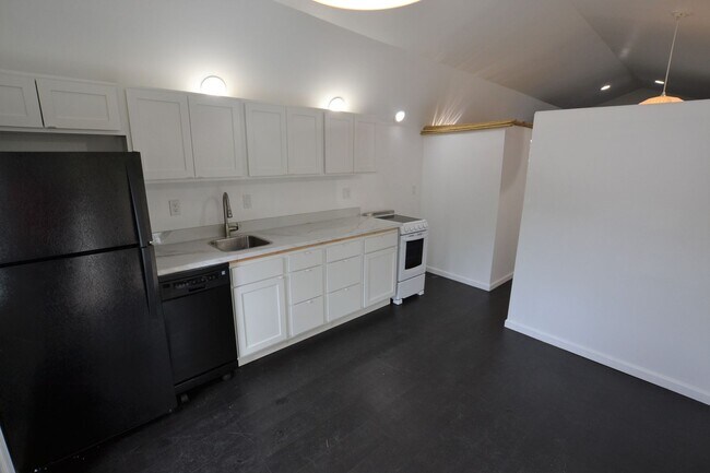 Foto del edificio - Must See!  Charming Studio Apartment conve...