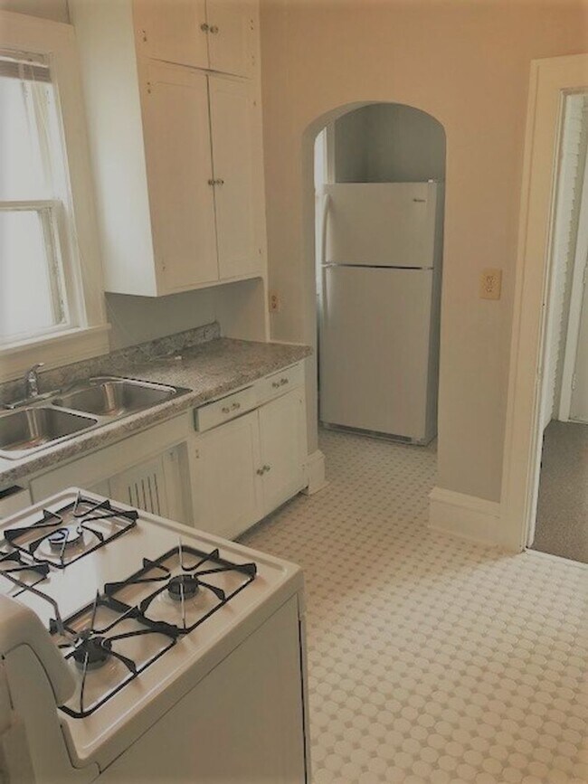 Foto del edificio - 3-Bed, 1-Bath Como House