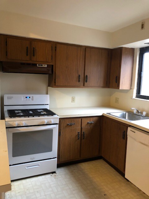 Building Photo - 308 Glosser St