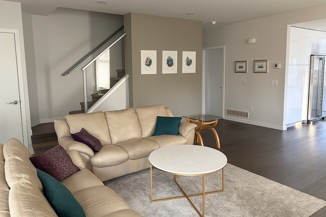 Photo du bâtiment - 1515 Highland Dr N