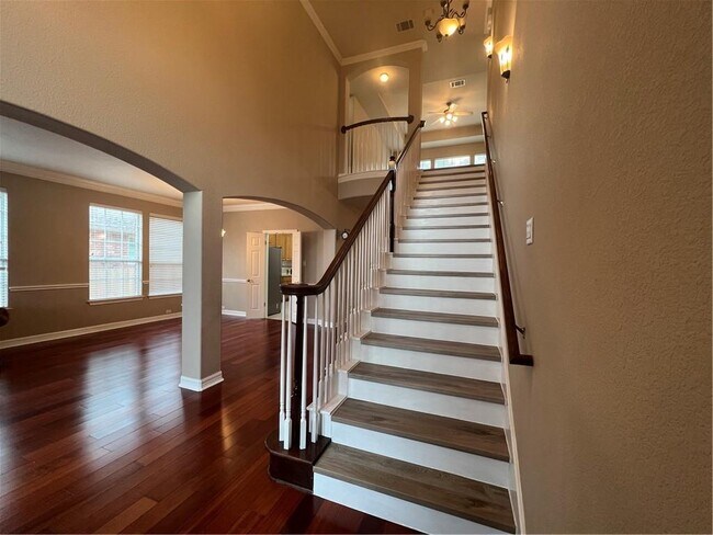 Building Photo - 10237 Chestnut Ridge Rd