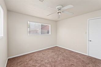 Building Photo - 4906 Farmer St