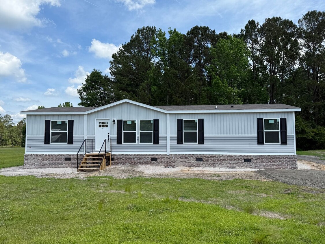 Primary Photo - MOVE IN READY!