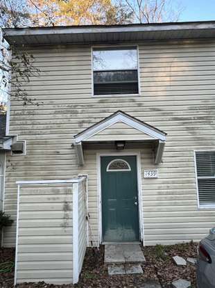 Primary Photo - 1439 Live Oak Dr