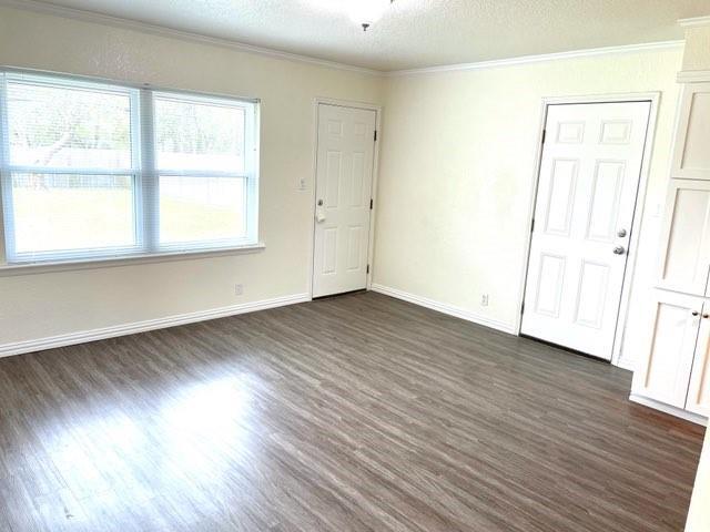 Building Photo - 109 Pin Oak St