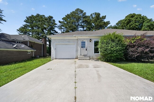 Building Photo - 2112 Fairway Ct SE