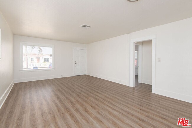 Foto del edificio - 2132 Cloverdale Ave