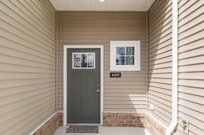 Building Photo - 4260 Longleaf Pl