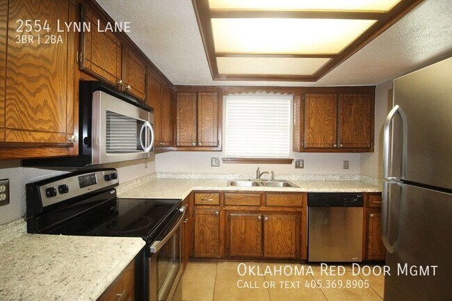 Building Photo - Large home for rent NW OKC