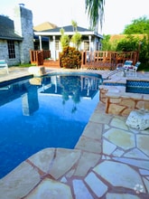 Building Photo - 1613 Terrace Dr