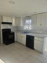 Building Photo - 23 Sussex St