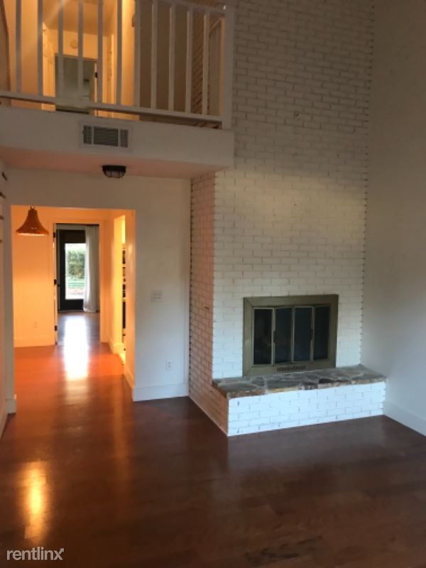 Building Photo - 205 Ventura Pl