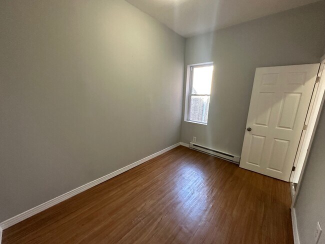 Foto del edificio - 4947 Hoopes St