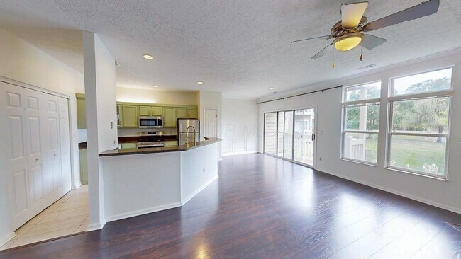 Foto del edificio - 3398 Fishinger Mill Dr