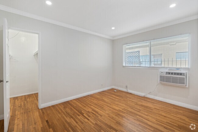 1HAB, 1BA - 800ft² - ERWIN