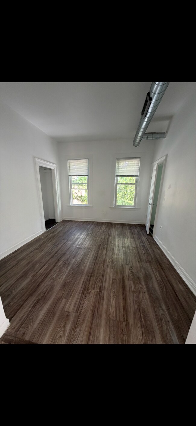Foto del edificio - 152 E 107th St