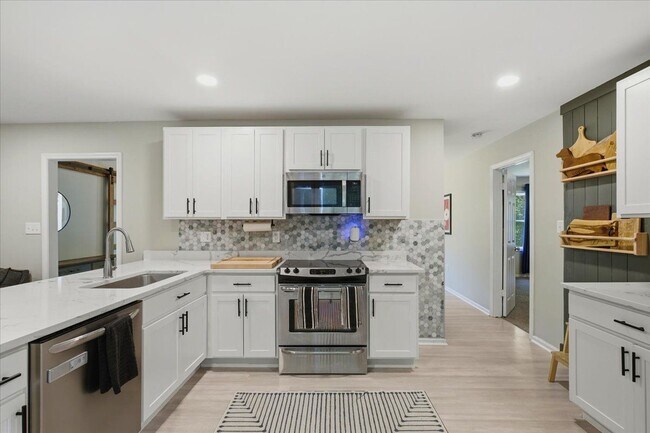 Foto del edificio - 2641 Dogwood Ln