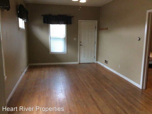 Building Photo - 2 br, 1.5 bath House - 645 1st Avenue E