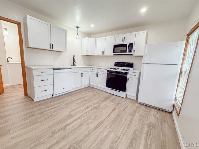 Foto del edificio - 10 Beach Ave