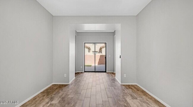 Foto del edificio - 10296 W Sands Dr