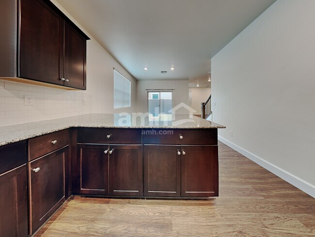 Foto del edificio - 658 W Bosal Dr