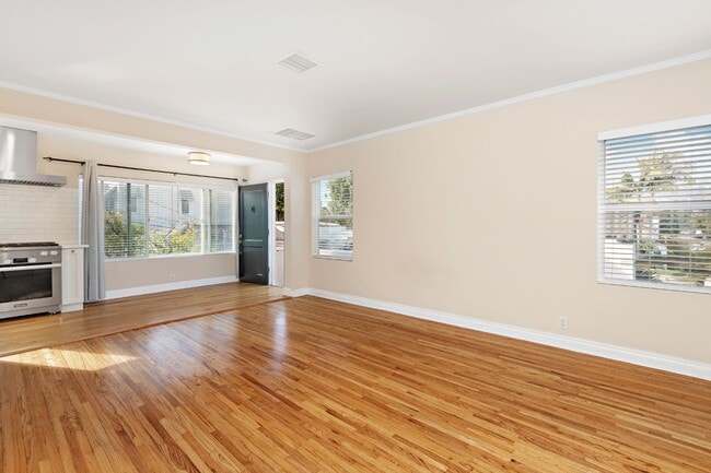 Building Photo - Charming 1 Bed / 1 Bath Detached Unit in P...
