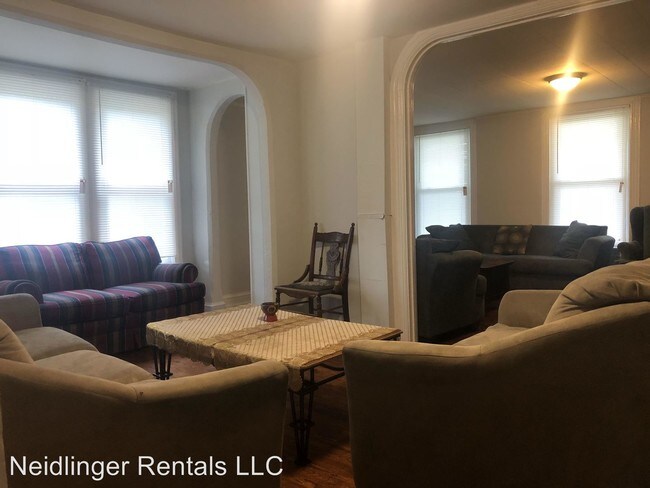 Building Photo - 4 br, 2 bath House - 40 E Pomfret St