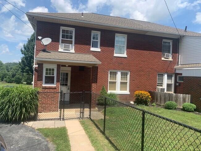 Building Photo - Video in Pictures! West York SD 4 Bedroom/...