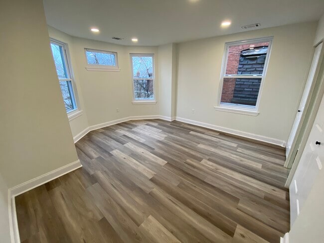 Building Photo - 4250 parkside ave