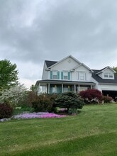Building Photo - 107 Wheat Field Terrace