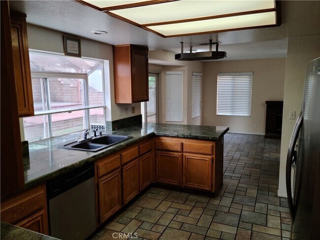 Foto del edificio - 998 Ashford Cir