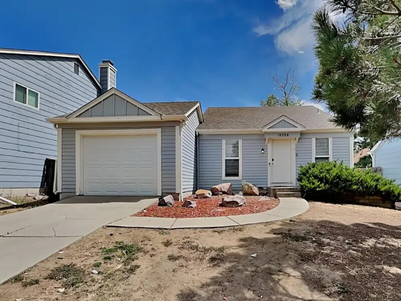 Foto principal - 19399 E Brown Dr